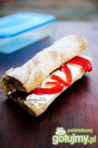 Ciabatta z serkiem i papryką Ciabatta z serkiem i papryką