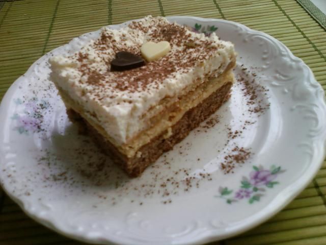 Ciacho karmel, tiramisu i bita śmietana Ciacho karmel, tiramisu i bita śmietana