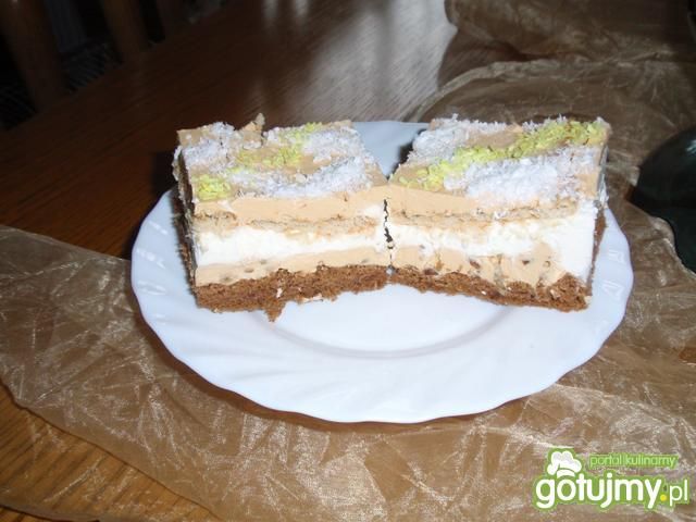 ciast z kremem krówkowym i krakersami