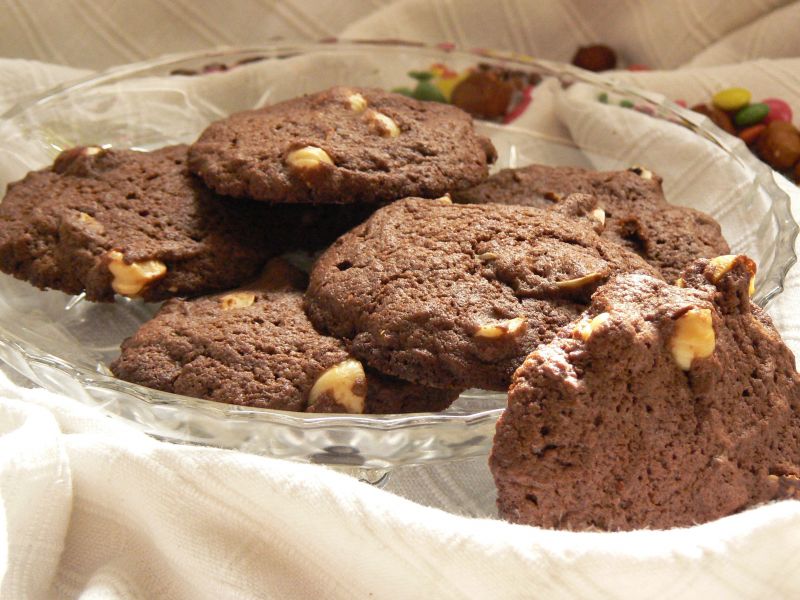 Ciasteczka czekoladowe z orzechami laskowymi