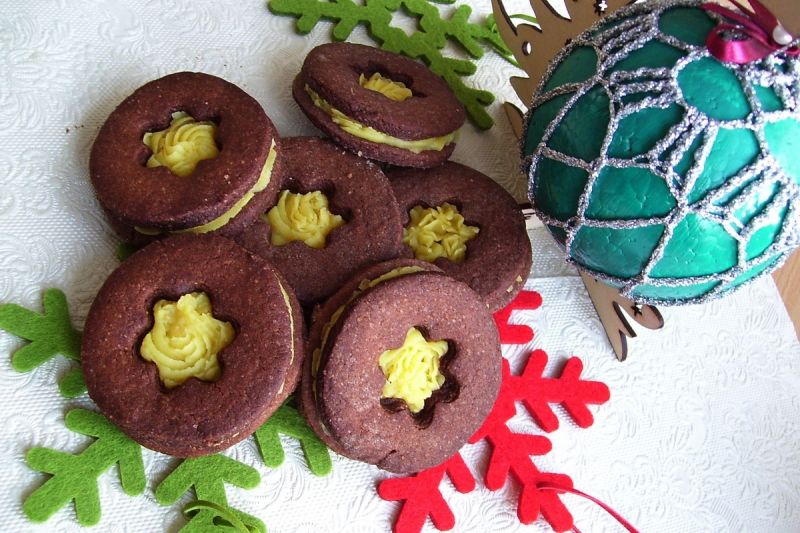 Ciasteczka czekoladowo-piernikowe z orange curd