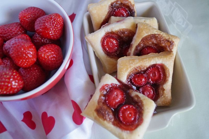 Ciasteczka francuskie czekoladowo-truskawkowe