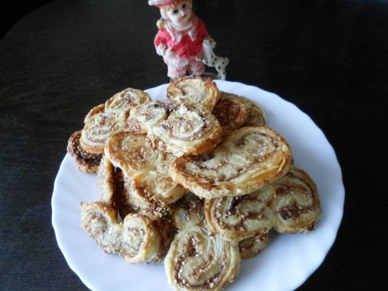 Ciasteczka francuskie z cynamonem i sezamem