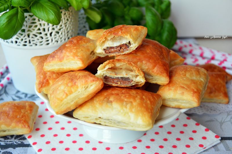 Ciasteczka francuskie z czekoladą (2 składniki)