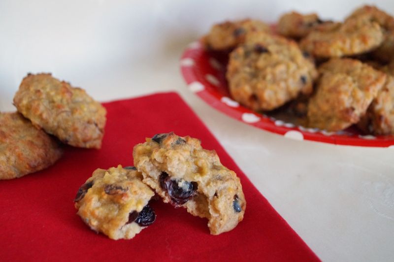 Ciasteczka jaglane z bananem i żurawiną