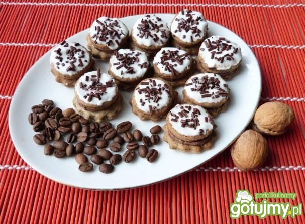 Ciasteczka kawowo-orzechowe z lukrem Ciasteczka kawowo-orzechowe z lukrem