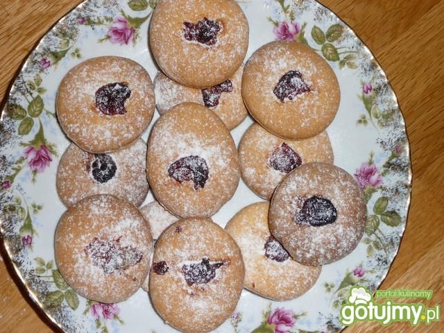 Ciasteczka kruche z marmoladą różaną