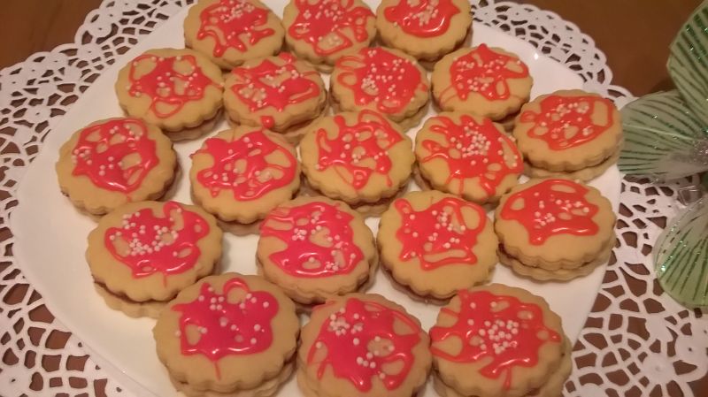 Ciasteczka kruche z różowym lukrem Ciasteczka kruche z różowym lukrem