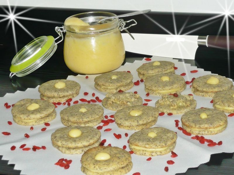 Ciasteczka makowe z kremem cytrynowym 