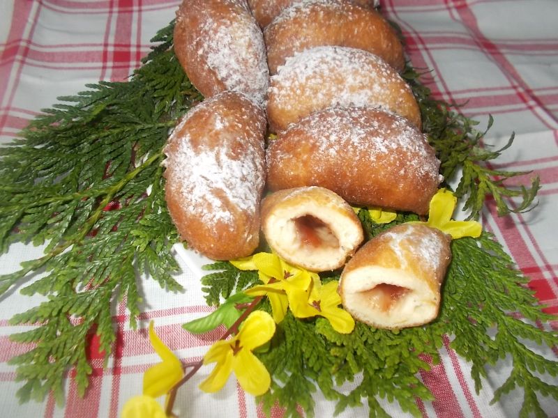 Ciasteczka oponkowe z dżemem truskawkowym Ciasteczka oponkowe z dżemem truskawkowym