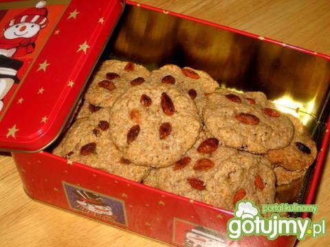 Ciasteczka orkiszowe z jagodami goji