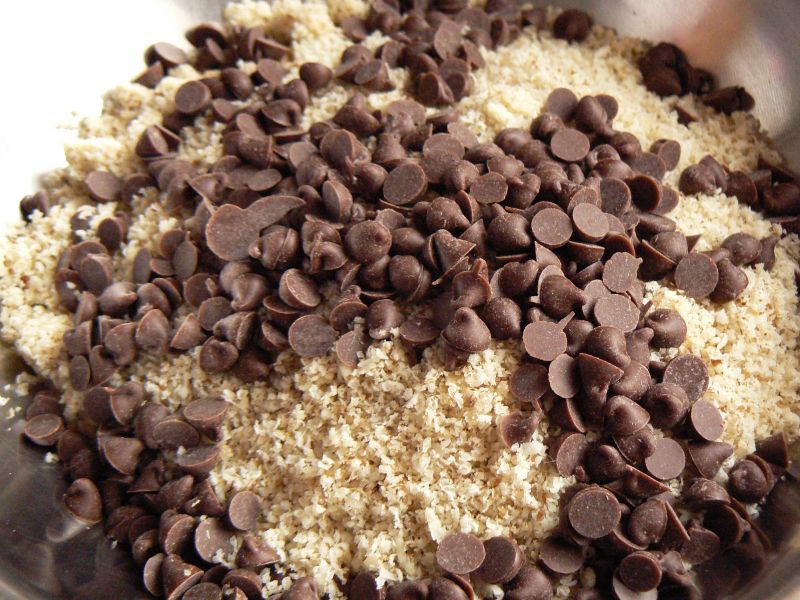 Ciasteczka orzechowe z czekoladą