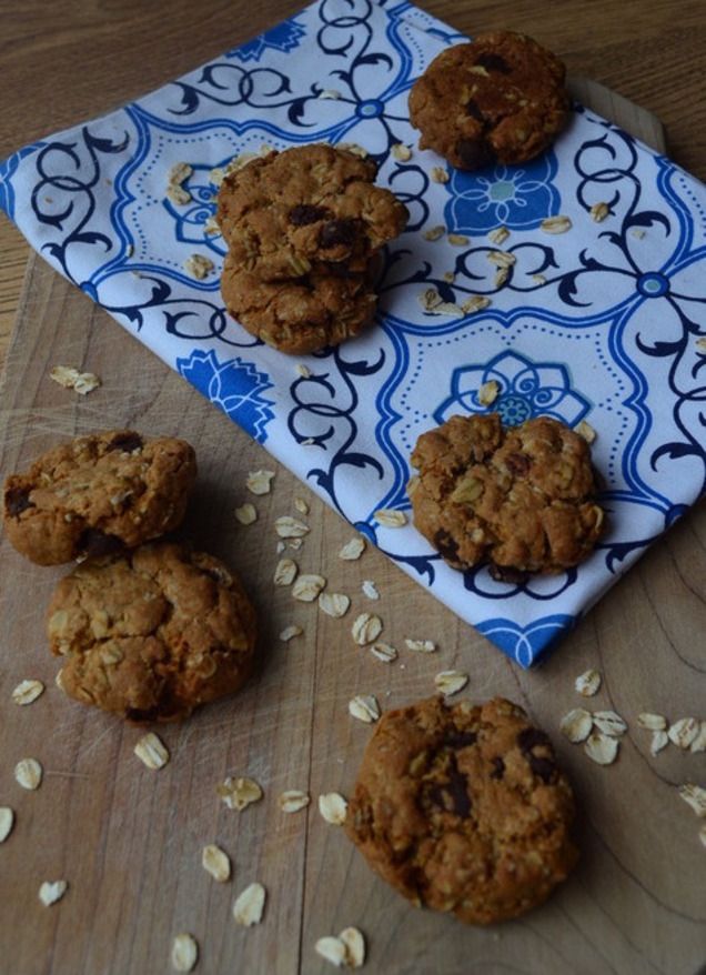 Ciasteczka owsiane z czekoladą i orzechami