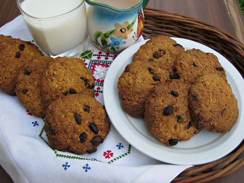 Ciasteczka owsiane z jagodami goji i likierem Ciasteczka owsiane z jagodami goji i likierem