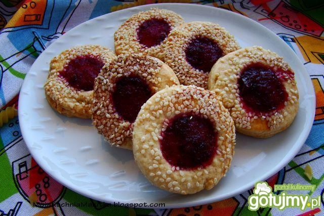 Ciasteczka sezamowe z galaretką  Ciasteczka sezamowe z galaretką