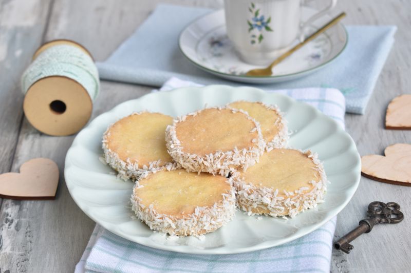 Ciasteczka ,, Słoneczka '' z kremem kawowym Ciasteczka ,, Słoneczka '' z kremem kawowym