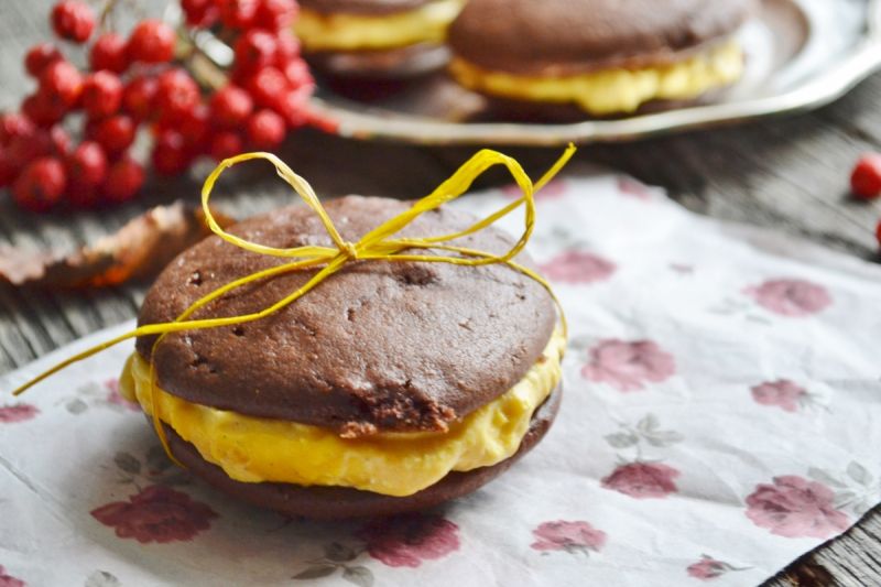 Ciasteczka Whoopie Pies- czarne księżyce