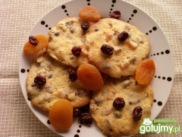 Ciasteczka z białą czekoladą i bakaliami