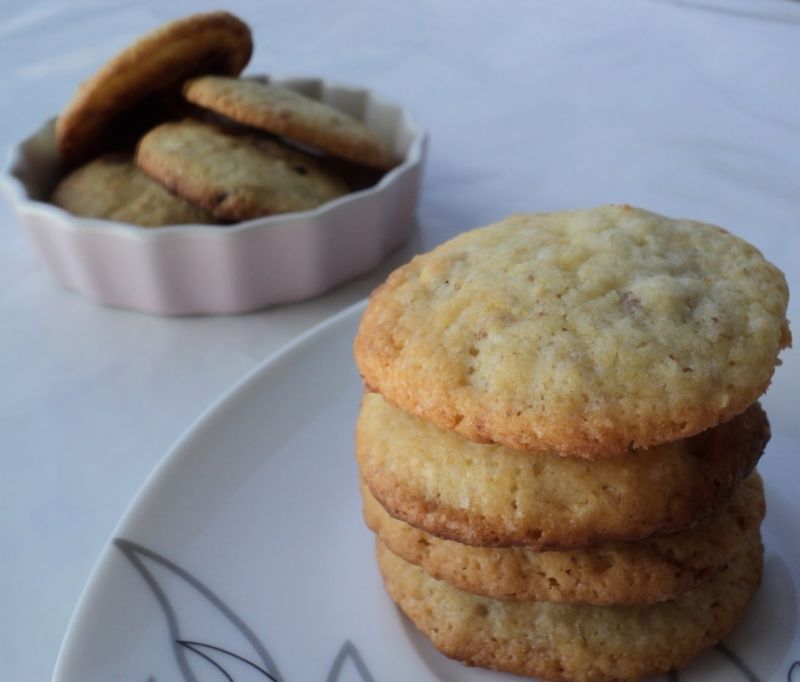 Ciasteczka z białą czekoladą i orzechami pecan Ciasteczka z białą czekoladą i orzechami pecan