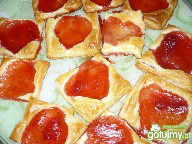 Ciasteczka z dżemem truskawkowym Ciasteczka z dżemem truskawkowym