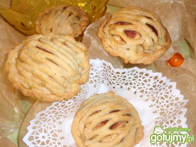 Ciasteczka z jałkiem i cynamonem.