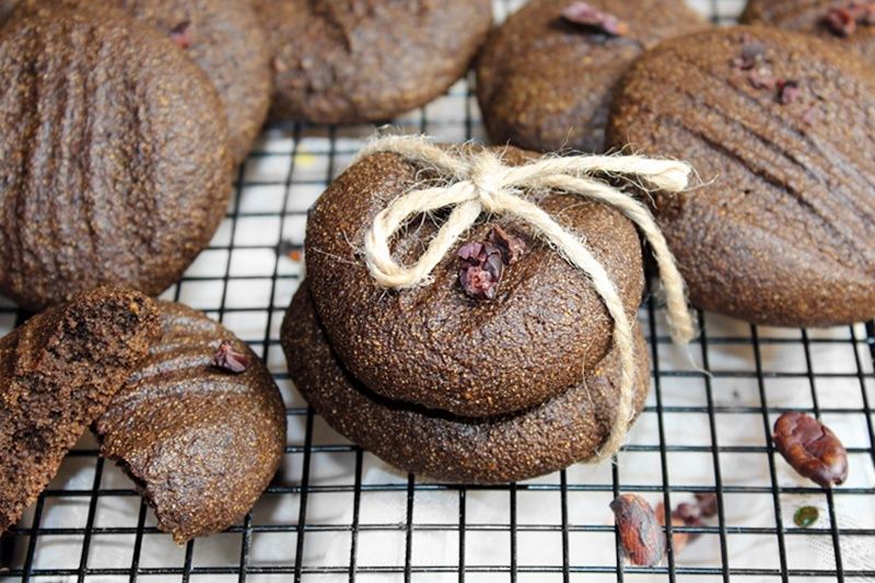 Ciasteczka z kaszą manną i kakao słodzone melasą