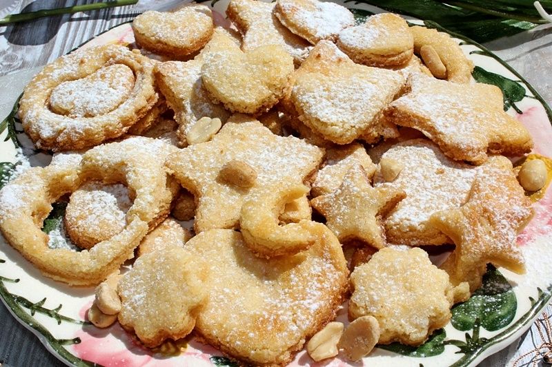 Ciasteczka z kaszą manną i solonymi orzeszkami