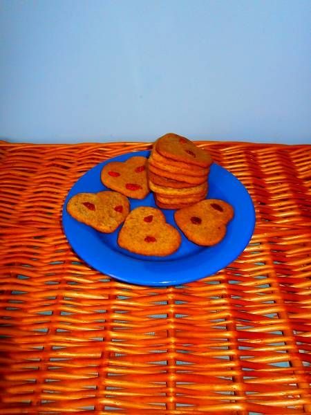 Ciasteczka z kawą zbożową i z jagodami goji