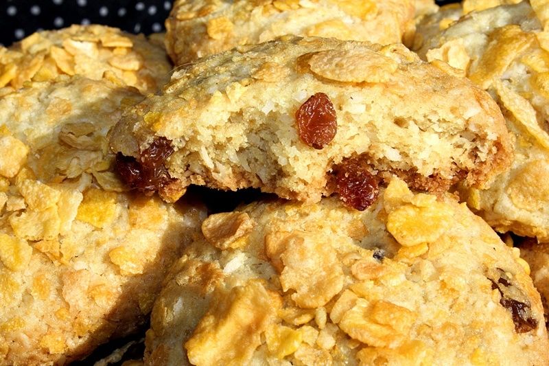 Ciasteczka z kokosem i płatkami kukurydzianymi Ciasteczka z kokosem i płatkami kukurydzianymi