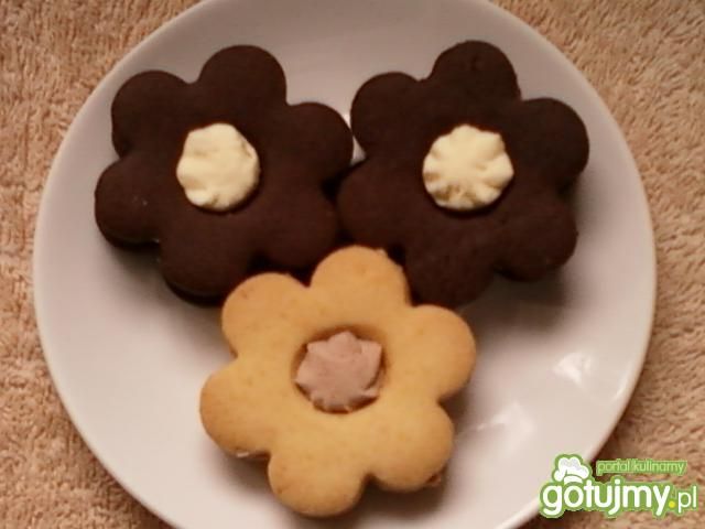 Ciasteczka z mleczną masą Ciasteczka z mleczną masą