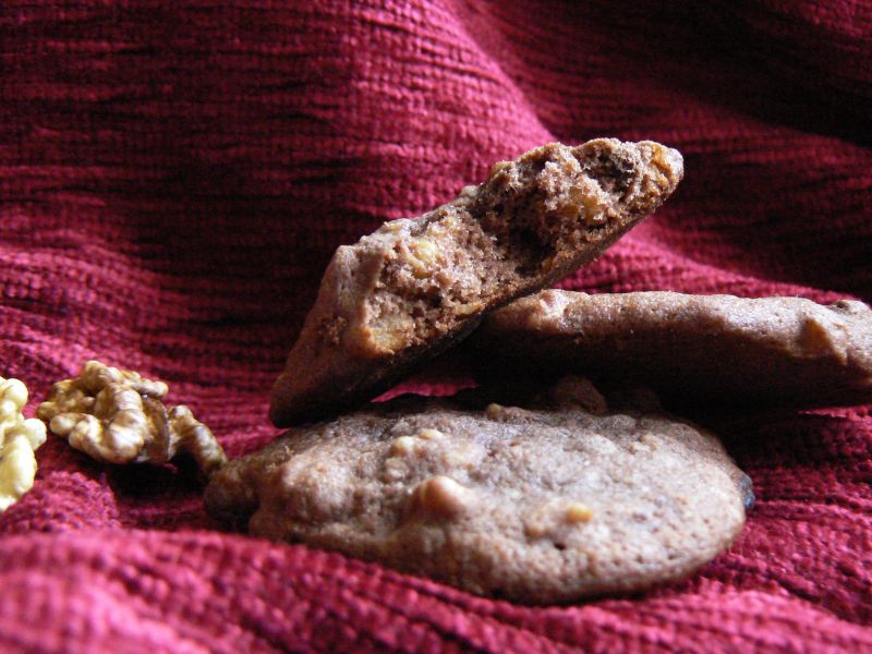 Ciasteczka z orzechami, czekoladą i rodzynkami Ciasteczka z orzechami, czekoladą i rodzynkami