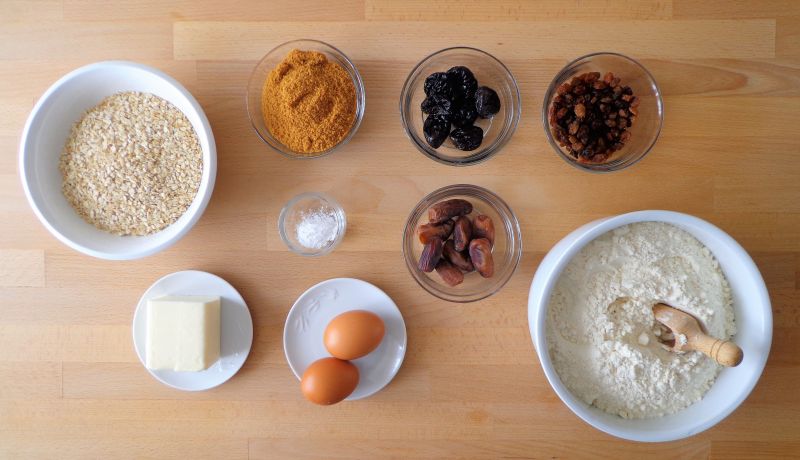 Ciasteczka z płatków owsianych z suszonymi owocami Ciasteczka z płatków owsianych z suszonymi owocami