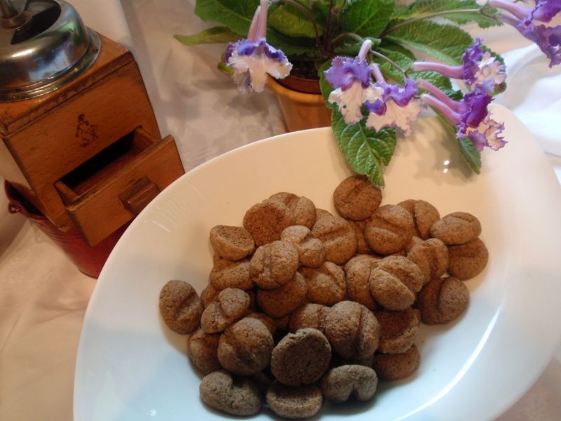 Ciasteczka ziarenka kawowe z czekoladą