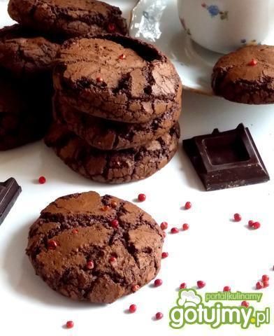 Ciastka czekoladowe z czerwonym pieprzem Ciastka czekoladowe z czerwonym pieprzem