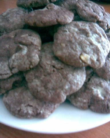 Ciastka czekoladowo-orzechowe