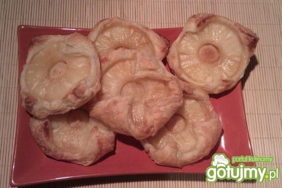 Ciastka francuskie z ananasem Ciastka francuskie z ananasem
