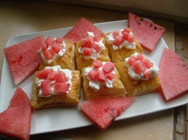 Ciastka francuskie z arbuzem Ciastka francuskie z arbuzem