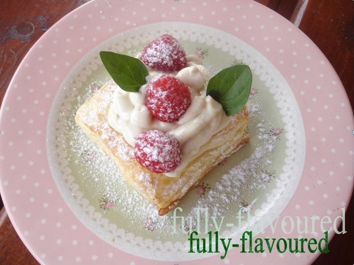 Ciastka francuskie z kremem chałwowym   Ciastka francuskie z kremem chałwowym