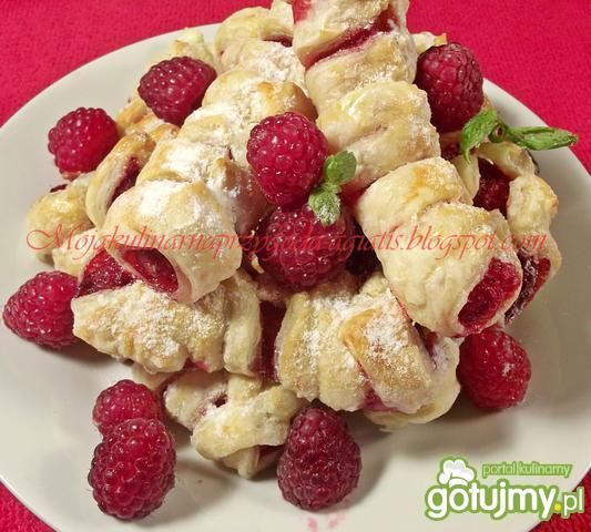 Ciastka francuskie z malinami