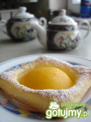 Ciastka francuskie z owocami Ciastka francuskie z owocami