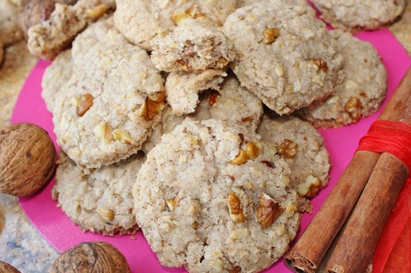 Ciastka kokosowo-owsiane z orzechami włoskimi