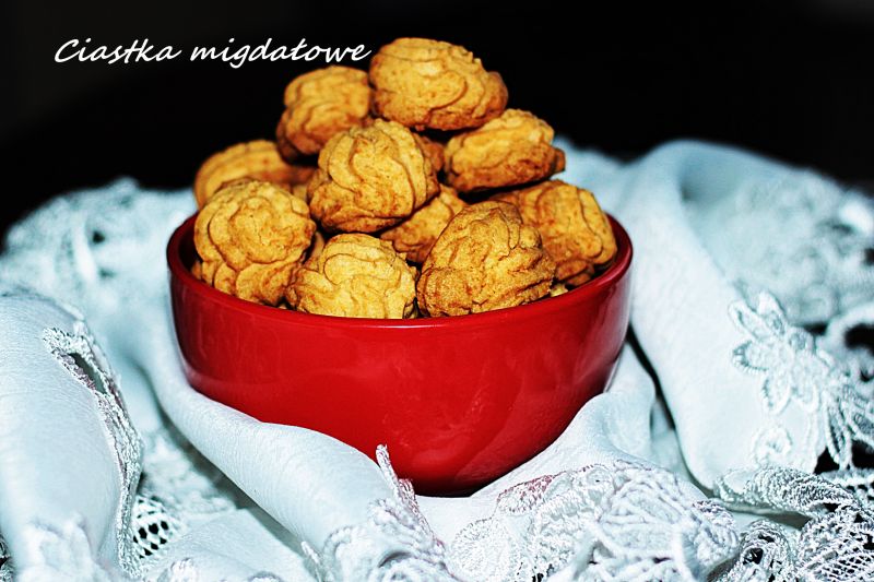 Ciastka migdałowe Ciastka migdałowe