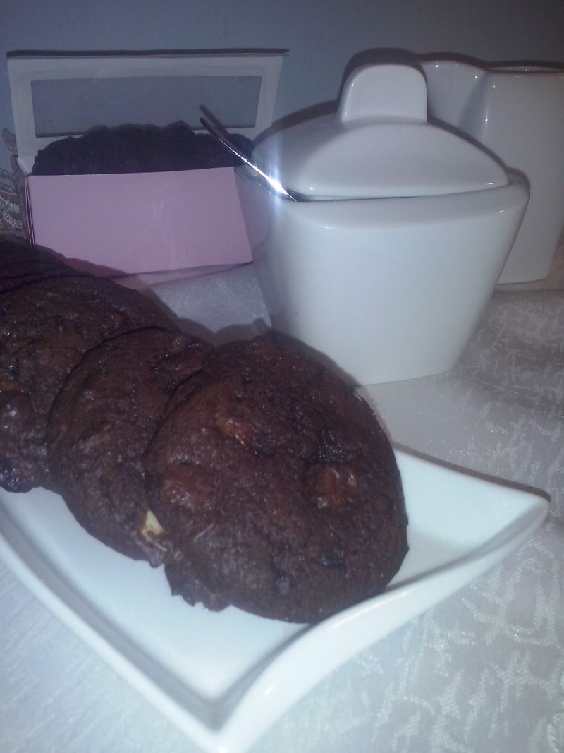 Ciastka na maślance z czekoladą i migdałami