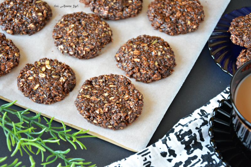 Ciastka owsiane (ekspresowe, bez pieczenia) Ciastka owsiane (ekspresowe, bez pieczenia)