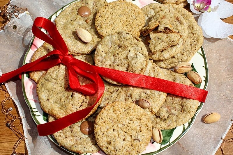 Ciastka owsiane z pistacjami i czekoladą Ciastka owsiane z pistacjami i czekoladą