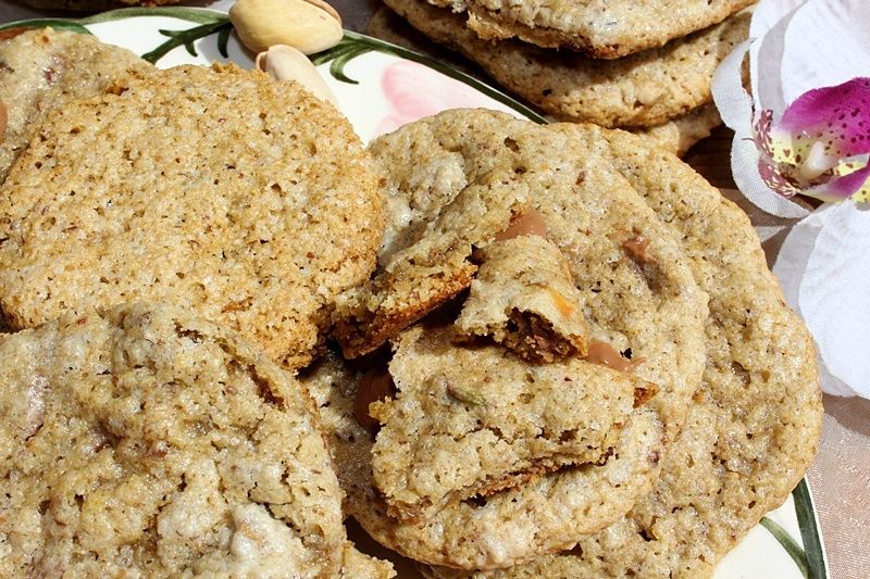 Ciastka owsiane z pistacjami i czekoladą Ciastka owsiane z pistacjami i czekoladą