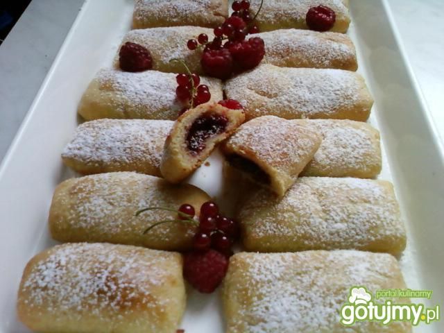 Ciastka półfrancuskie serowe z dżemem Ciastka półfrancuskie serowe z dżemem