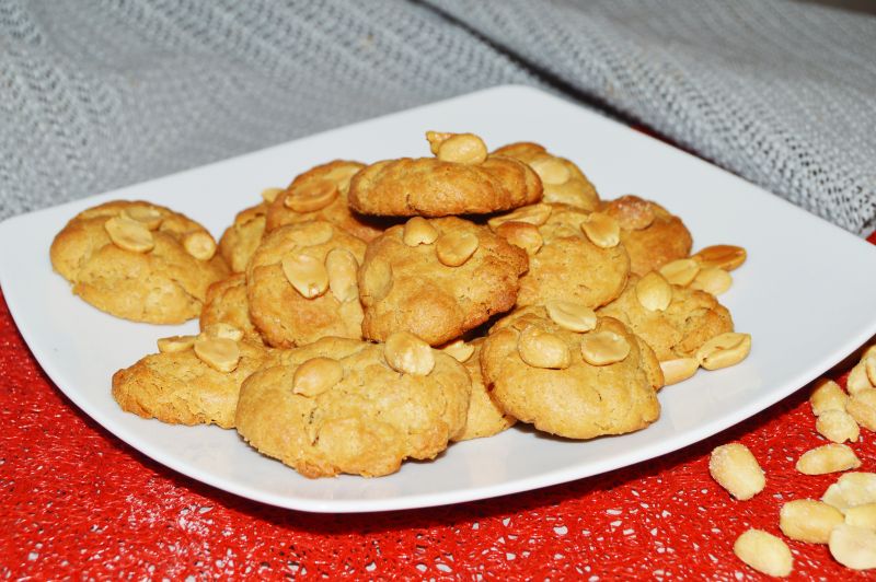 Ciastka z kajmakiem i solonymi orzeszkami Ciastka z kajmakiem i solonymi orzeszkami