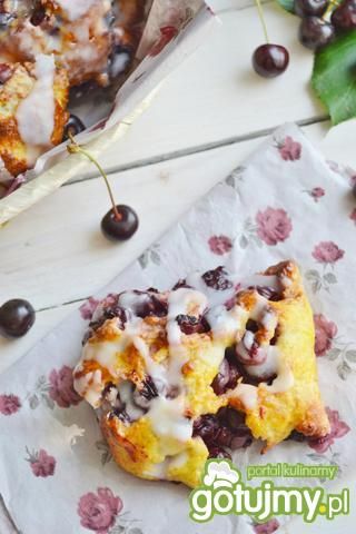 Ciastka z wiśniami 2