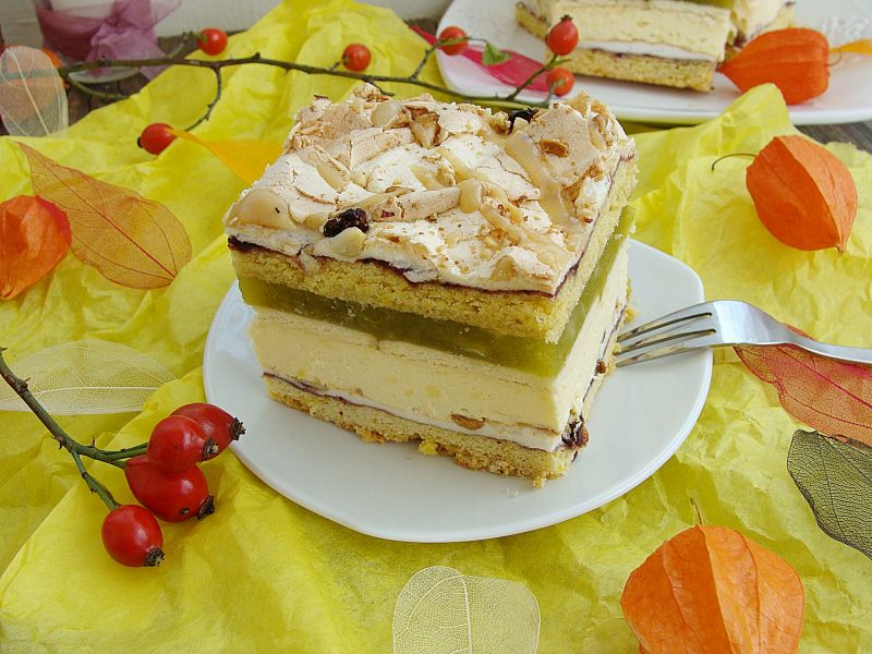 Ciasto bakaliowe z kremem i masą jabłkową